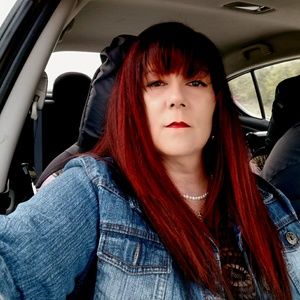 Meet your Posher, Cynthia